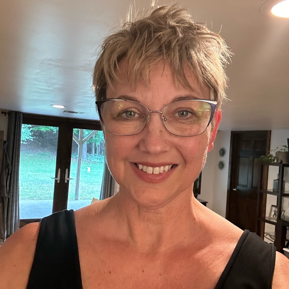 Meet your Posher, Lisa